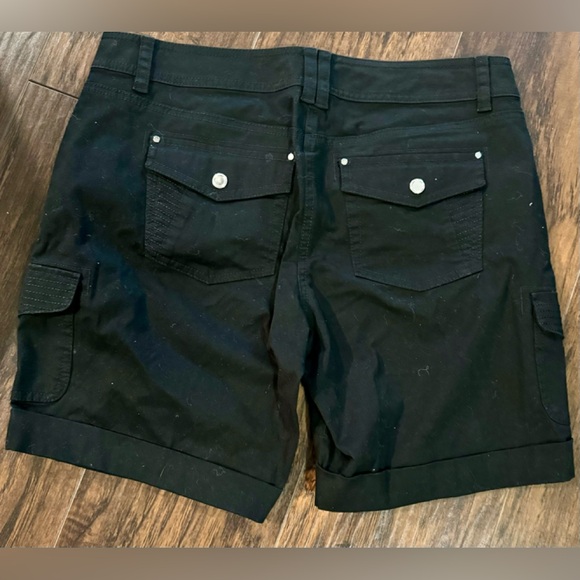 Brand new w/tags. Black Bermuda style shorts  w/ side& back pockets. - Picture 2 of 3